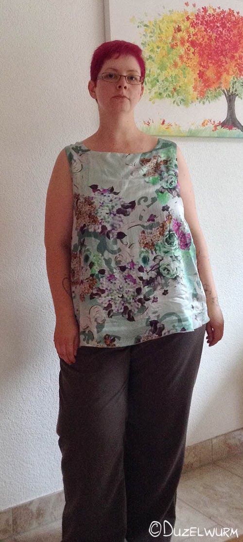 Bluse und Hose am Model