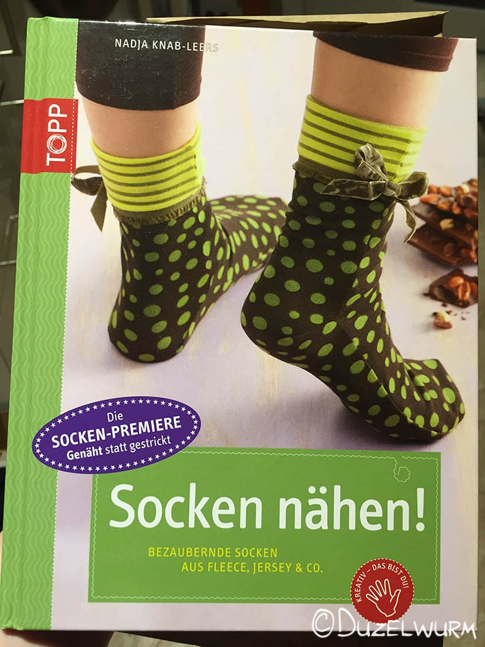 Buchcover Socken nähen