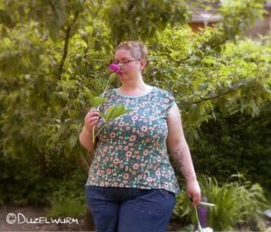 Lieblings Minna mit Blumen